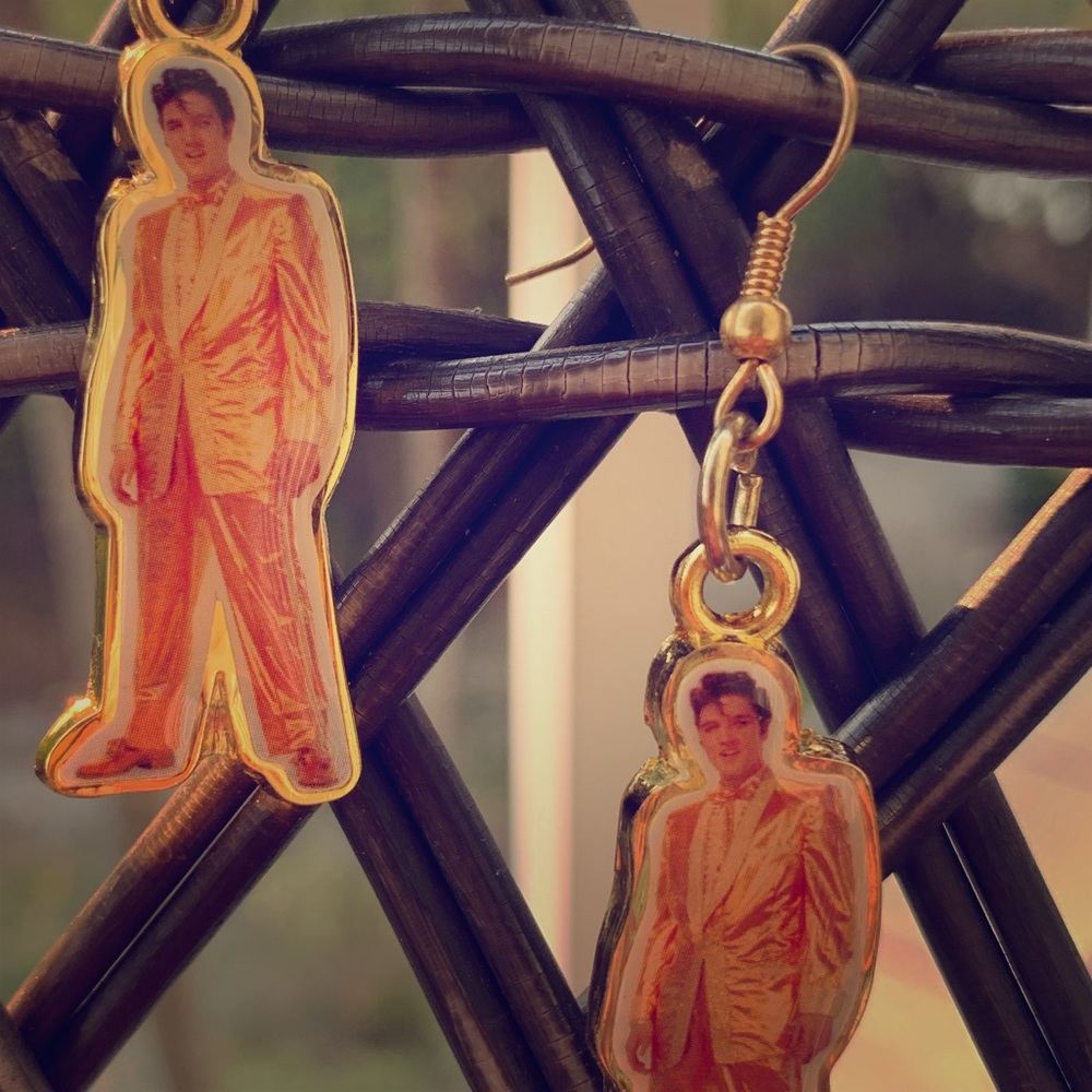 Gold plated detailed Elvis Presley earrings